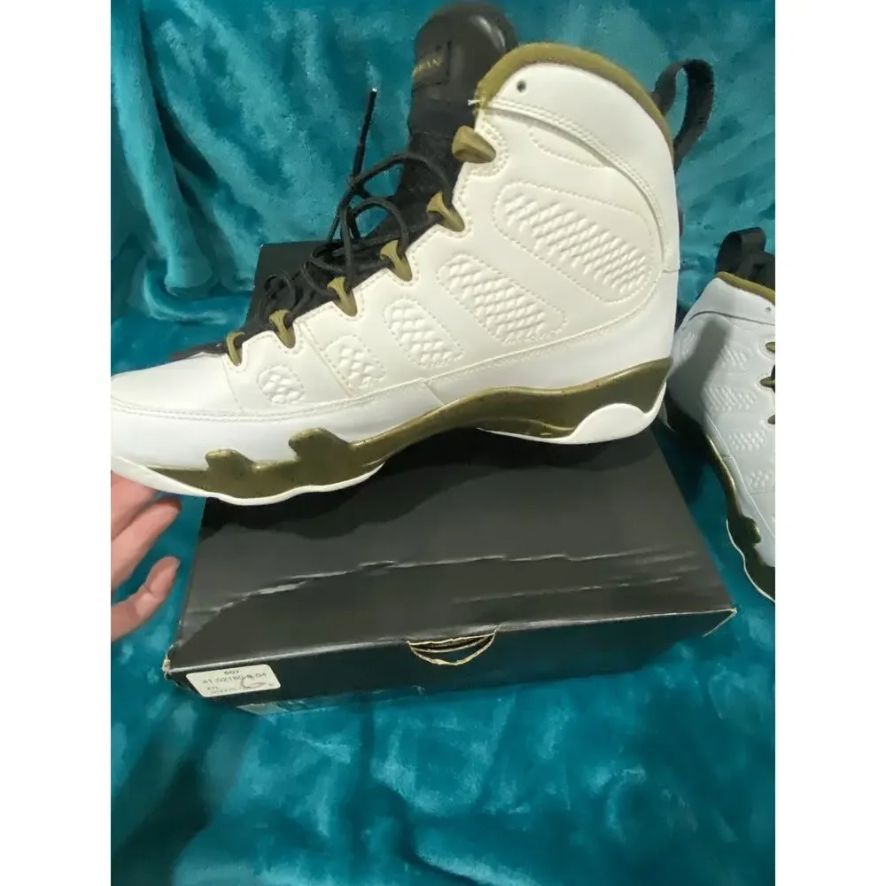 Size 11 - Air Jordan 9 Retro Statue